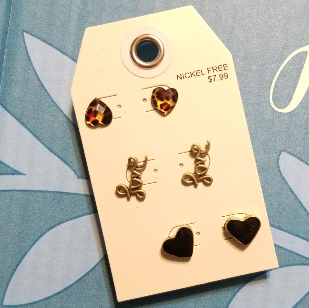 SALE! NWT 3 pairs of earrings hearts and love
